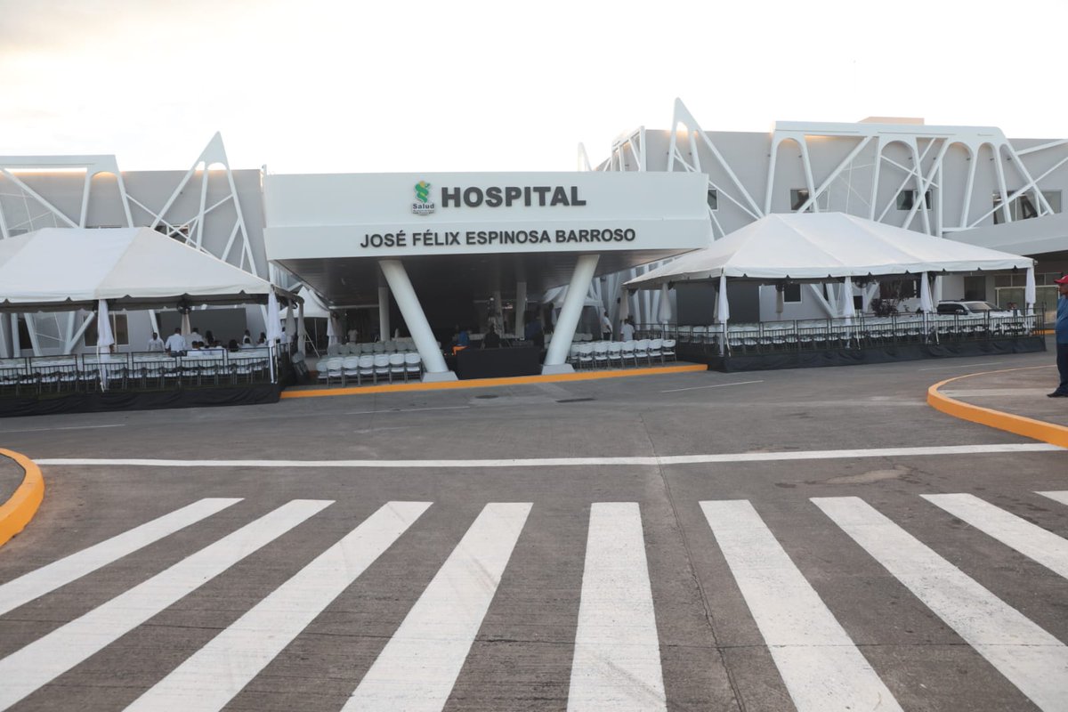 Hoy en compañía de  Leah, niña bugabeña, operada en la Ciudad de la Salud, acudí a la inauguración del Hospital de Bugaba.