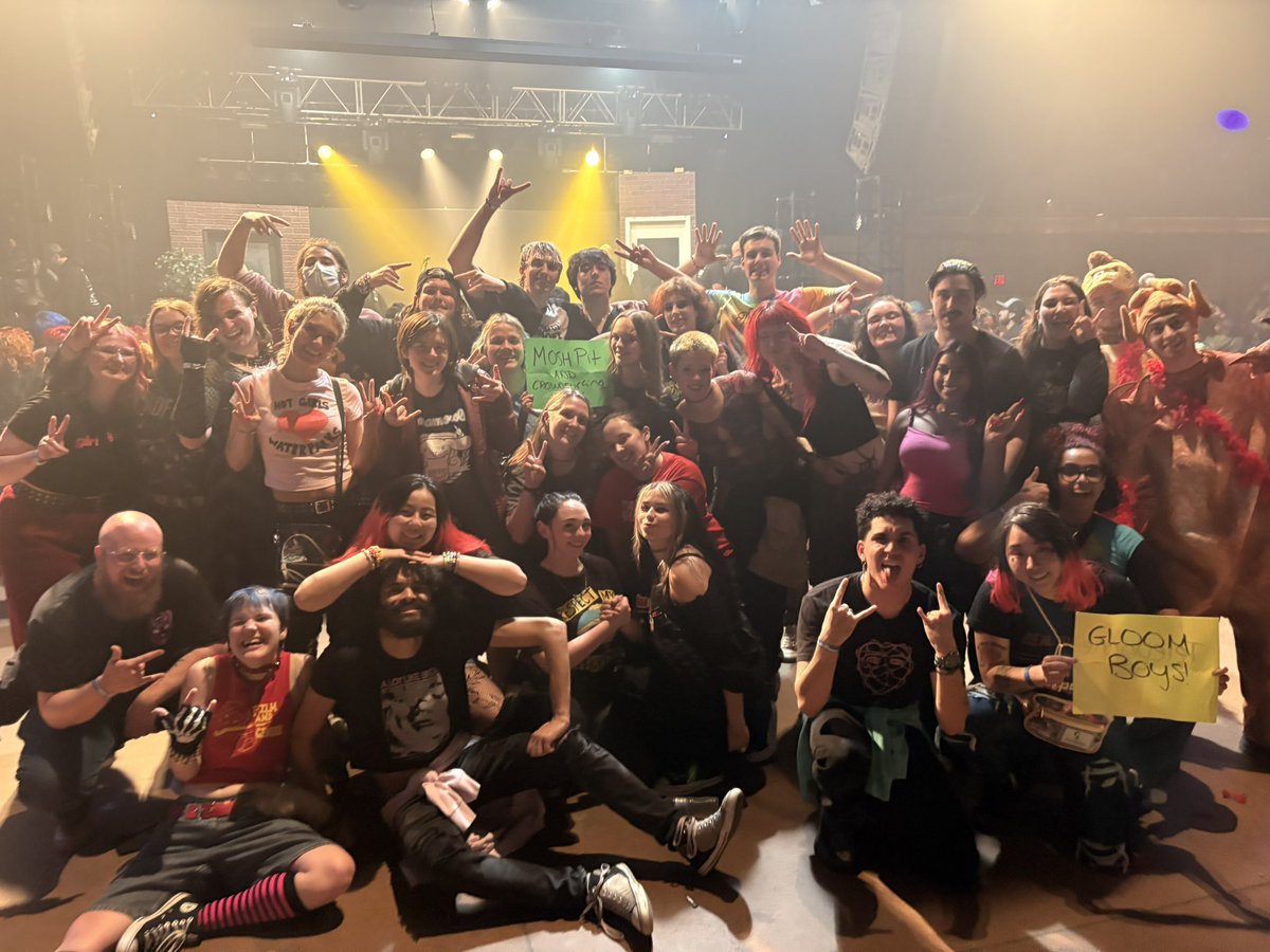 W0RLDDEVASTAT0R's tweet image. i could easily go on for hours about how thankful i am for parx and all of my amazing friends i&apos;ve met through them (i unfortunately can&apos;t fit everyone but just know i love all of you with my entire being)