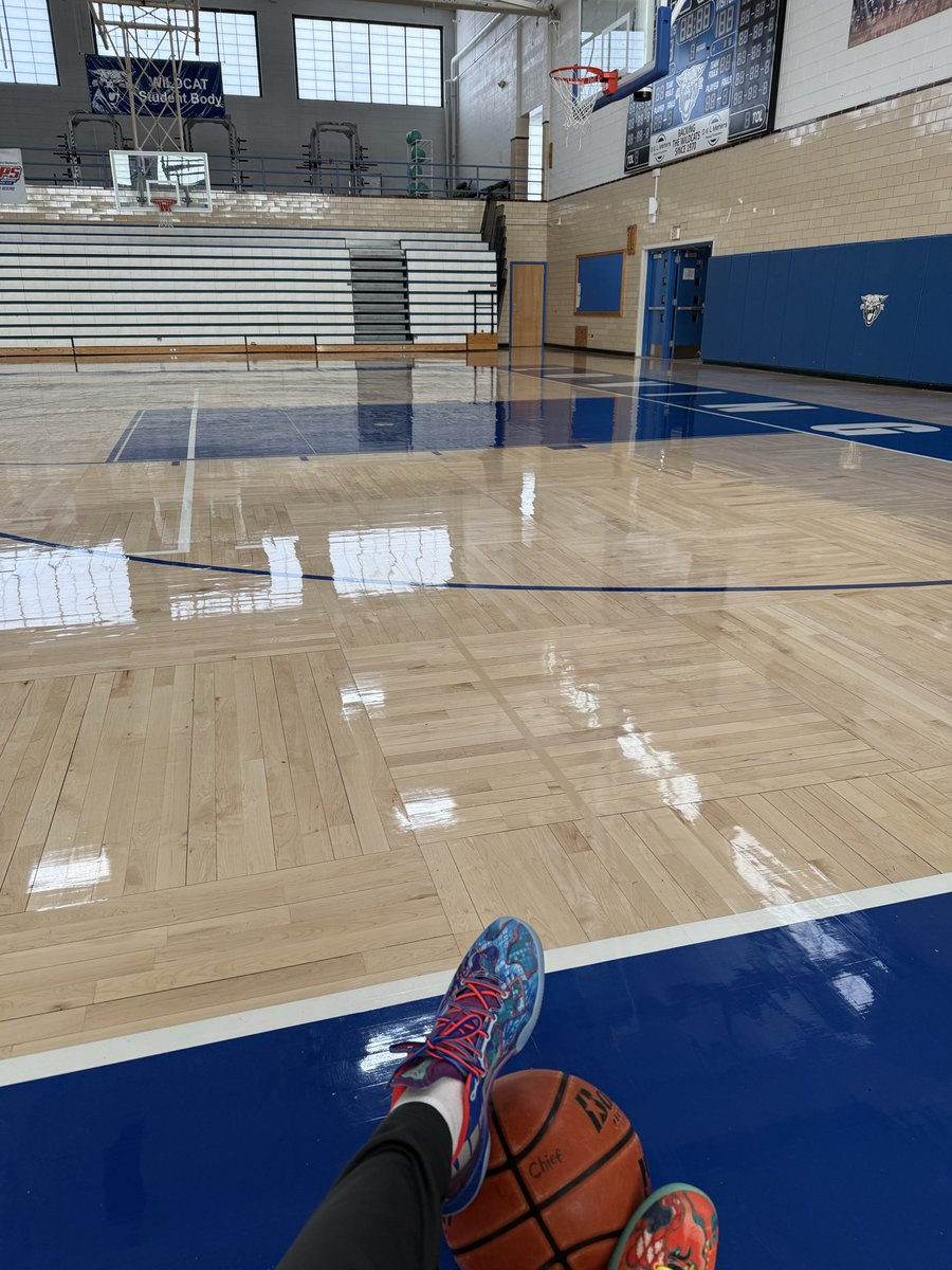 cbridgforth's tweet image. Thanksgiving shooting, 99-100FT, 46-50 3’s. Good day! @AshelynnBorunda @Ladycats2024 @IrisDiaz3012 @DanielCorral12 @dial_dcflash