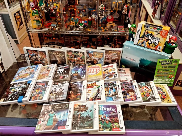 All NEW!!! #nintendo #3ds #lego #007 #inazumaeleven #starwars #pokemon #yokaiwatch #wario #rayman #fireemblem #monsterhunter #chollogames #videogamestore #videogaming #videogamescollection Todos los productos disponibles en nuestra web chollogames.es