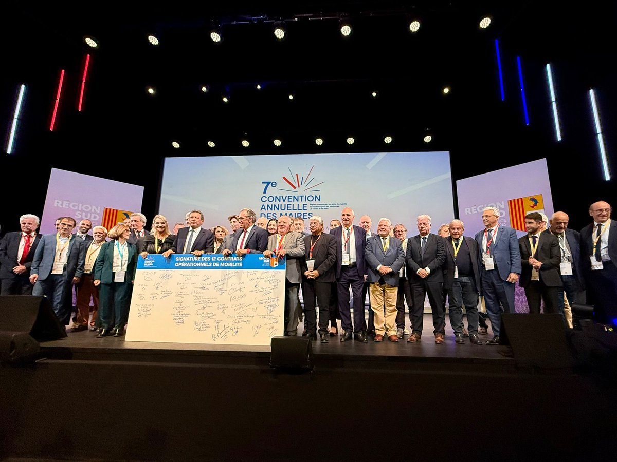 La Convention des Maires de la Région l’a rappelé : la mobilité est un défi que nous devons relever ensemble 🤝

Dans cette dynamique, <a href="/DLVAgglo/">DLVAgglo</a> vient de signer avec <a href="/MaRegionSud/">Région Sud</a> un contrat mobilité pour mieux connecter, développer massivement la pratique du vélo et accélérer la