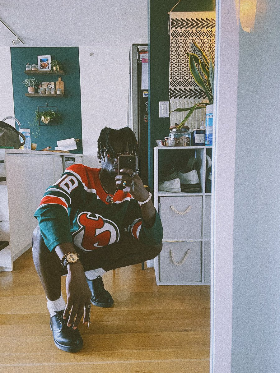 PatternPapi's tweet image. Good thing I don’t watch hockey.