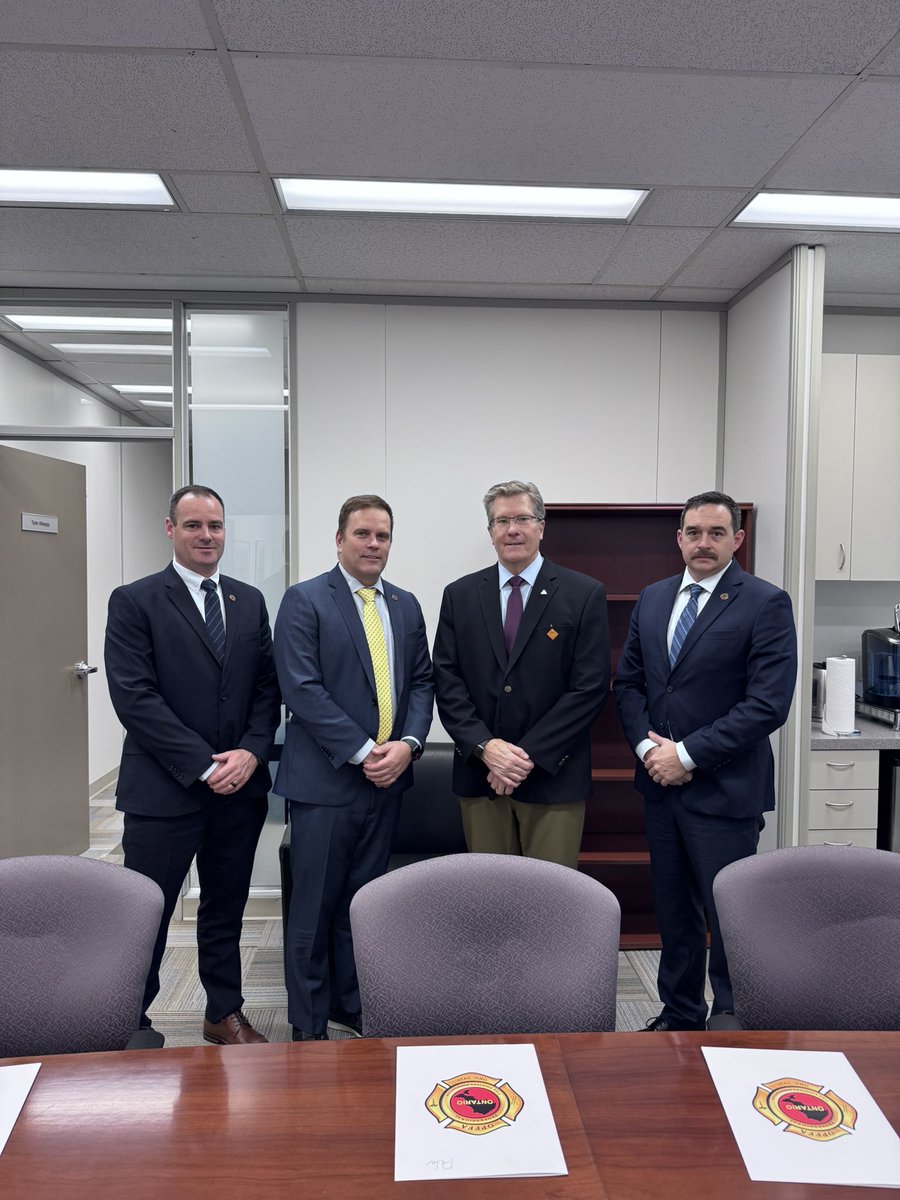 peteedyson's tweet image. Great meeting  w/ @BrianSaunderson during the #OPFFA2025 Leg Con, joined by members of @3804IPFFA to discuss lobby issues impacting our members, FF safety &amp;amp; #publicsafety. We appreciate the opportunity to collaborate and advance solutions. @opffa @IAFFCanada @iafflocal465