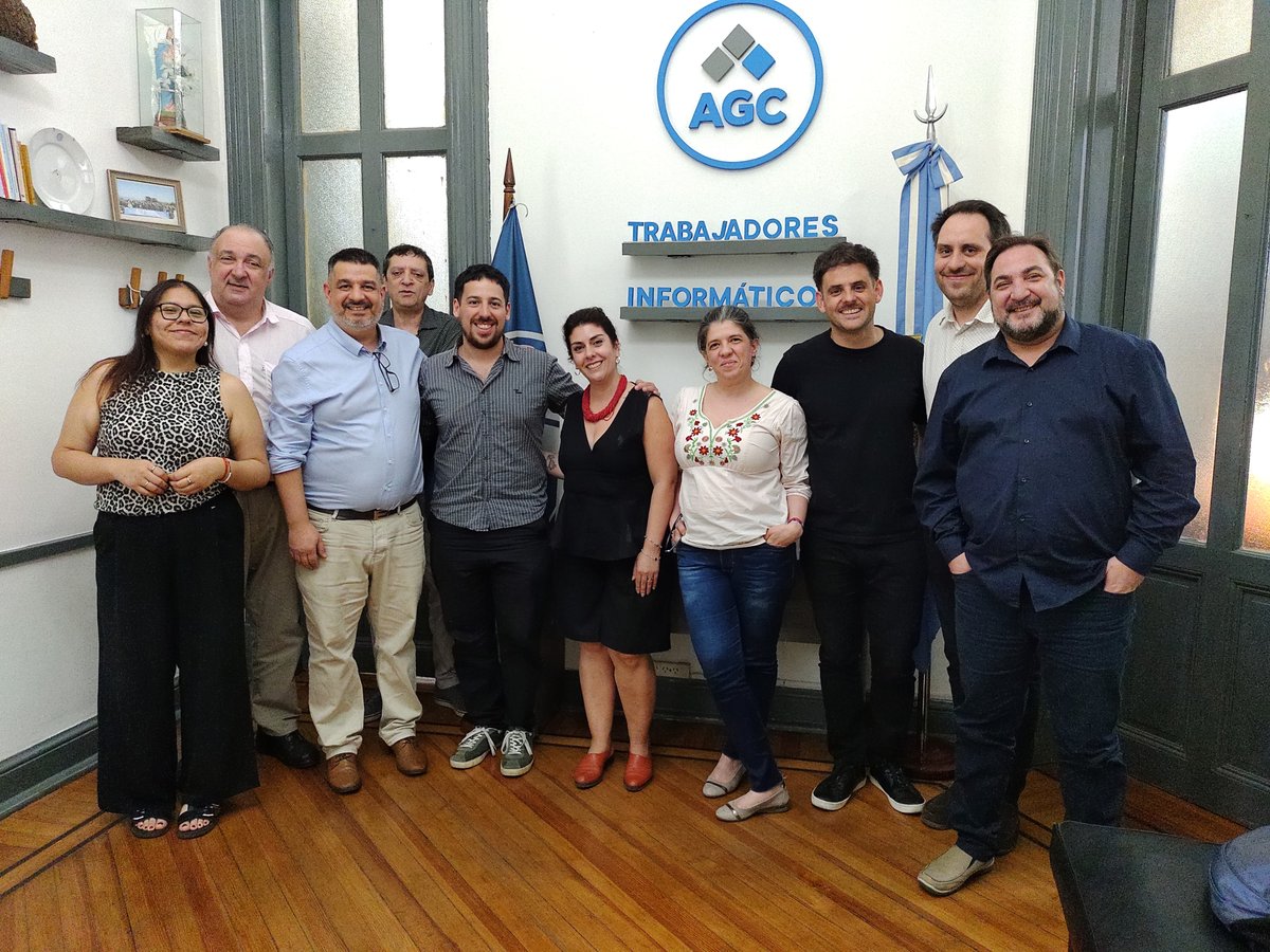 Ayer recibimos en nuestra sede la visita de <a href="/MilagrosMiceli/">Milagros Miceli</a> Dra. en Ingeniería Informática y Socióloga 👩‍🔬💻

Juntos generamos una conversación muy valiosa sobre las particularidades que atraviesan las y los trabajadores de datos en general y, especialmente, quienes se dedican al