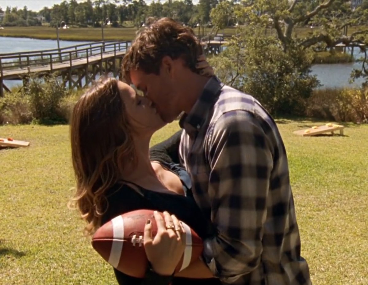 one tree hill comfort tweet media