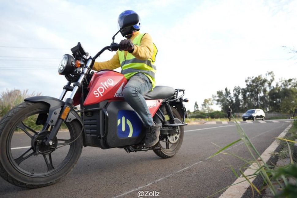 MaryKwamboks's tweet image. Spiro is changing the streets with clean, quiet and affordable electric rides. No more fuel stress just smooth power, fast swaps and zero emissions. Every journey becomes cheaper, smarter and eco friendly. Step into the future of mobility with Spiro. #EnergyOnTheMove”