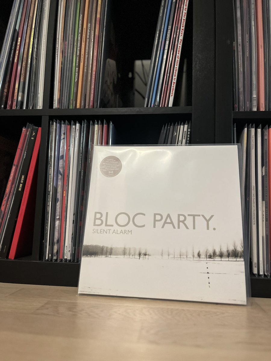 gallenbitter's tweet image. 20 Jahre „Silent Alarm“ von Bloc Party. Zerreißt einem das Hirn, wie schnell die Zeit vergeht. Mir kommt es vor, als wäre 2005 gestern gewesen. #vinyl #reissue