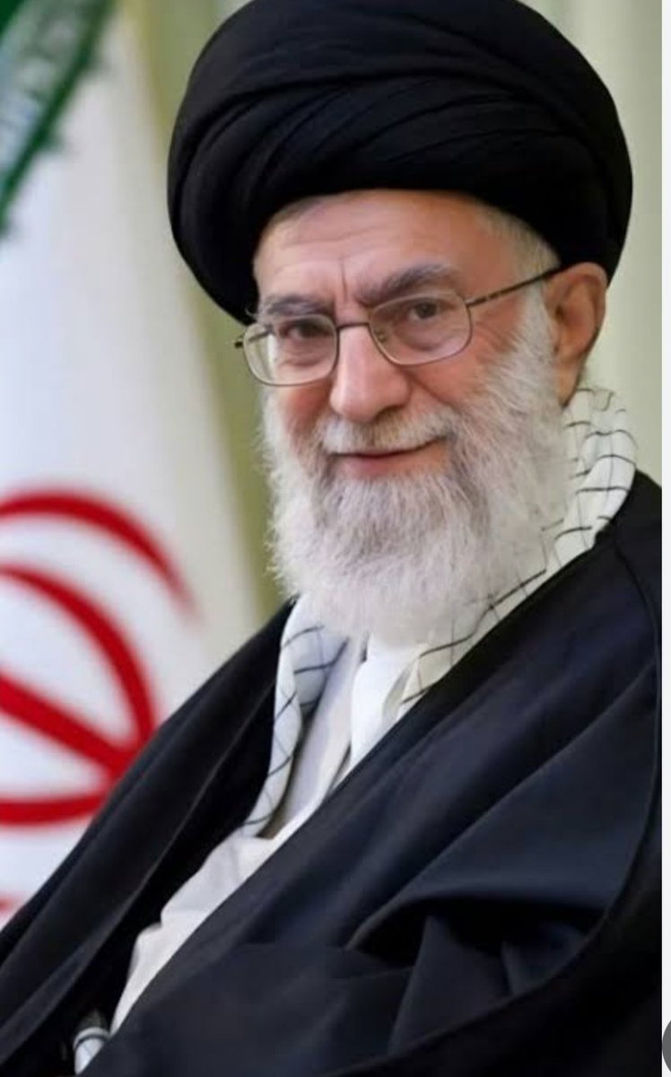 در این جنگ دوازده روزه آمریکا به شدت ضرر کرد.  پیشرفته‌ترین تسلیحات را در آفند و پدافند به کار برد، از زیردریایی‌هایش استفاده کرد، از هواپیماهای جنگنده‌اش استفاده کرد، از پیشرفته‌ترین پدافندش استفاده کرد اما نتوانست به آنچه که میخواهد برسد 
#لبیک_یا_خامنه_ای