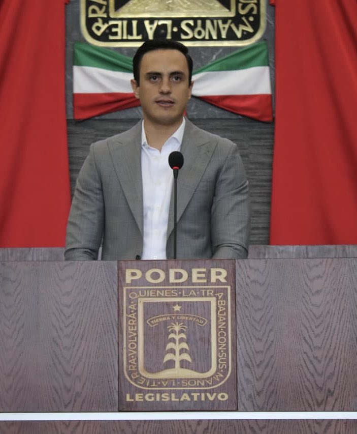 vida_politica's tweet image. IMPULSA DIPUTADO #DANIELMARTÍNEZ, INICIATIVA PARA BRINDAR ATENCIÓN INTEGRAL A LA ORFANDAD EN MORELOS…

Al subrayar que en los últimos años, el fenómeno de la orfandad infantil y adolescente ha adquirido una dimensión alarmante, el diputado Oscar Daniel Martínez Terrazas presentó