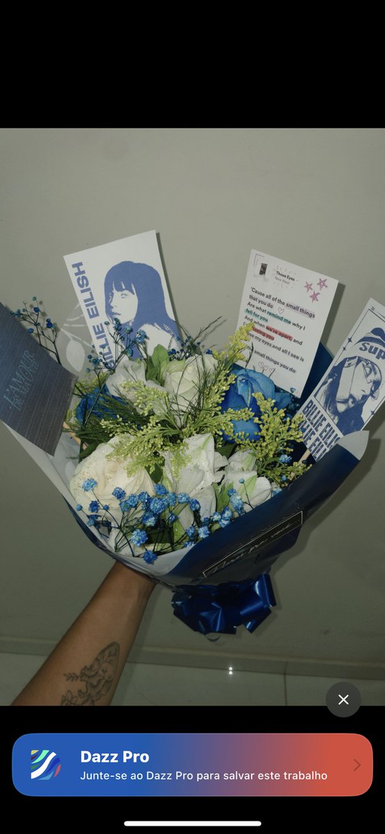 ei_mafee's tweet image. tá mas e eu que ganhei um buquê da billie eilish