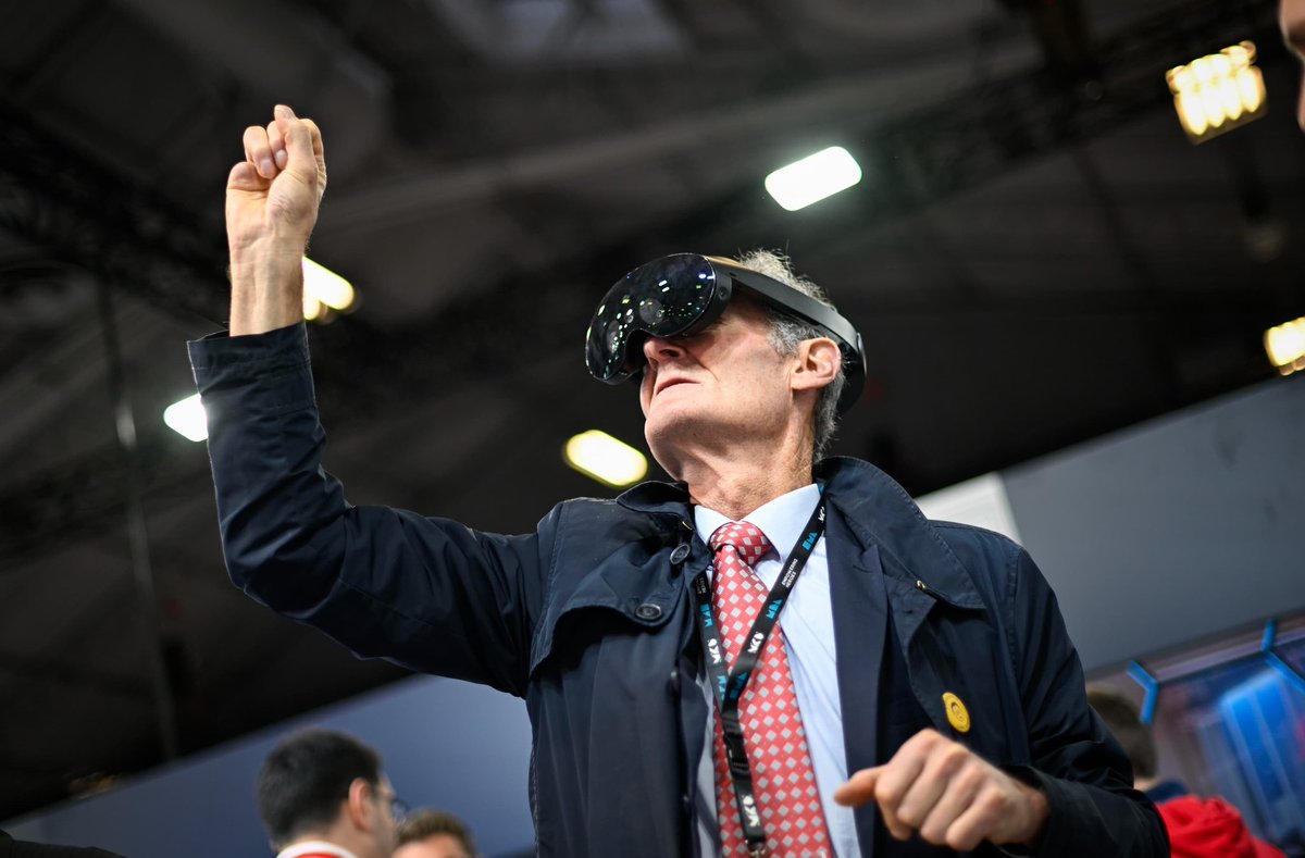 DGA's tweet image. ↪️ Le #FID fédére les acteurs de l&apos;écosystème de l&apos;innovation de défense 

➡️ créer des partenariats pour produire ensemble 
➡️ dynamiser la recherche académique
➡️ orienter les porteurs de projets selon les besoins des forces

@Armees_Gouv
@Agence_ID