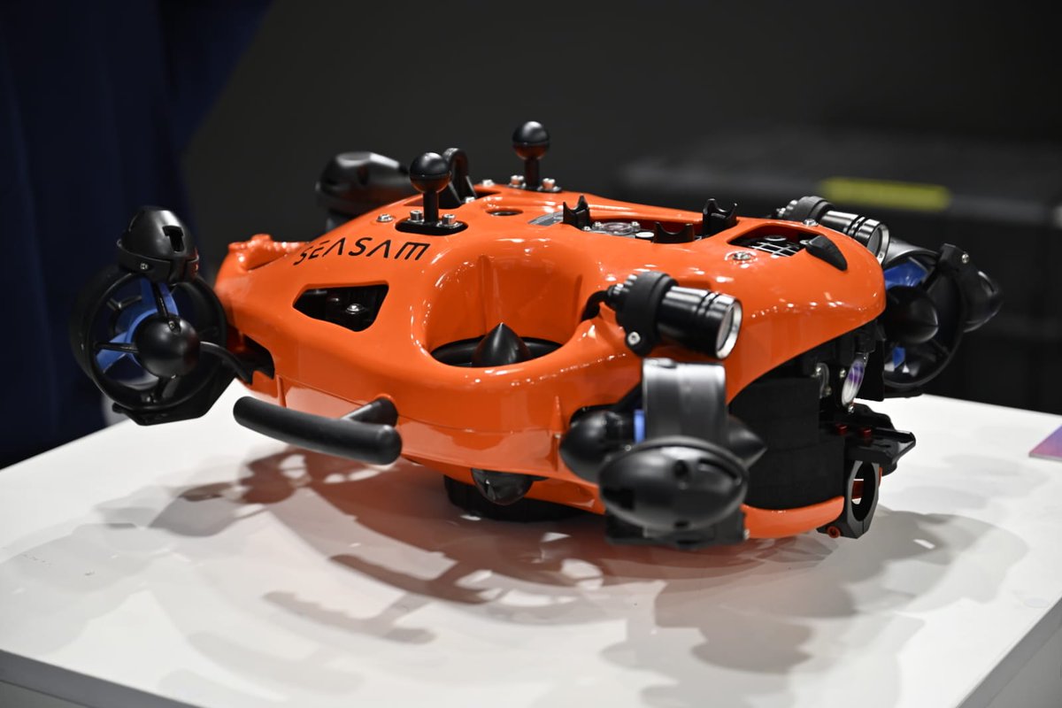 DGA's tweet image. ↪️ Le #FID fédére les acteurs de l&apos;écosystème de l&apos;innovation de défense 

➡️ créer des partenariats pour produire ensemble 
➡️ dynamiser la recherche académique
➡️ orienter les porteurs de projets selon les besoins des forces

@Armees_Gouv
@Agence_ID