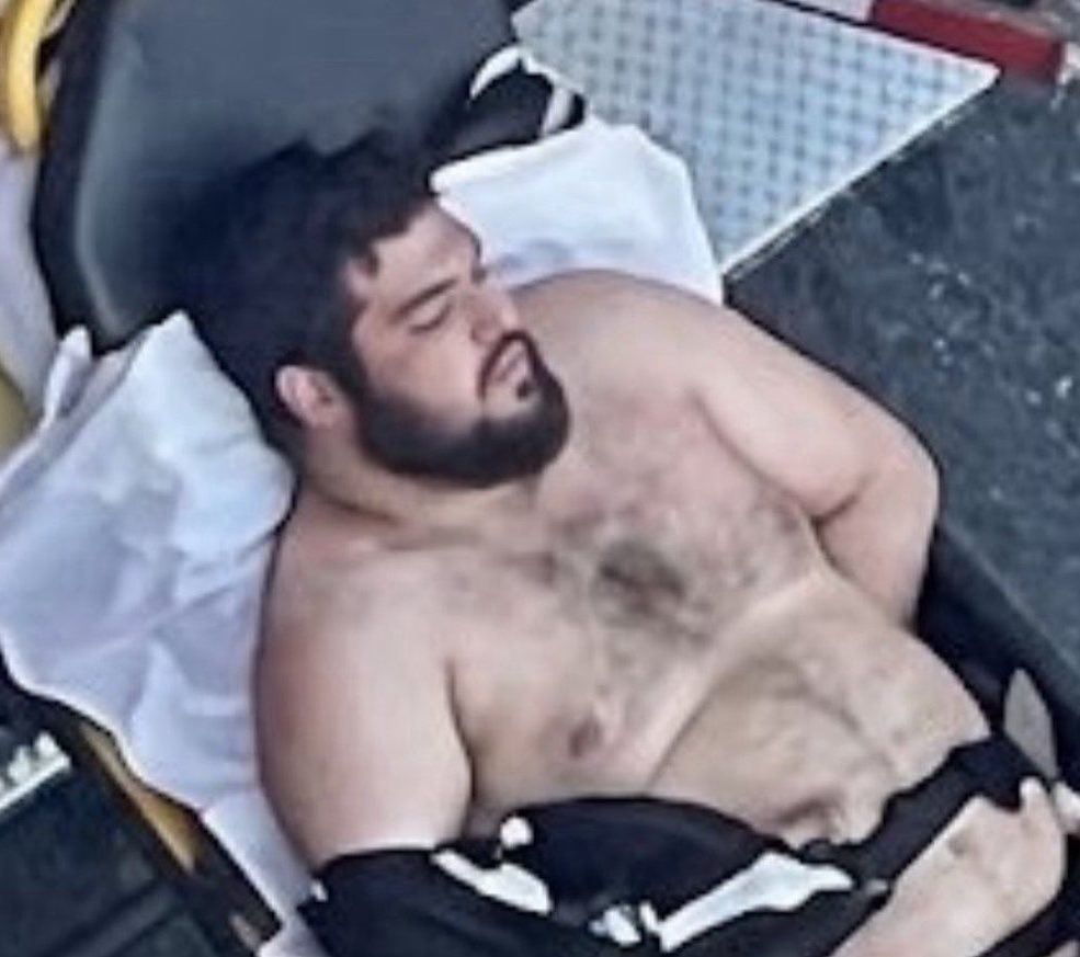 ZardSi's tweet image. The two most viral faces on the Internet these days:

&amp;gt; First is an Indian pooping openly on Australian streets.

&amp;gt; Second is an Afghan national terrorist who opened fire on U.S. National Guards at White House.

Both have good relations — brothers in crimes. 🇮🇳🤝🇦🇫