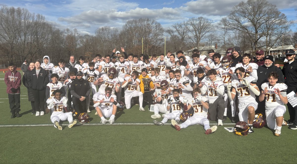 MikeMadera2's tweet image. Sheehan wins Carini Bowl with 42-0 win over Lyman Hall #cthsfb #scc