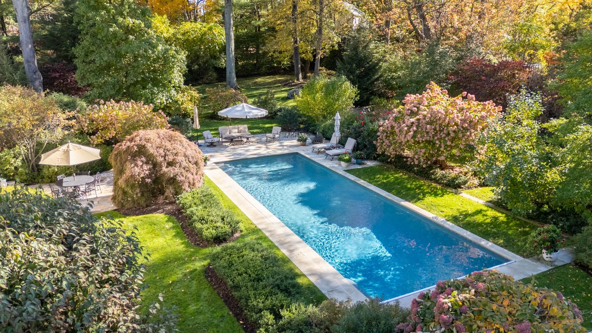 A private Westport sanctuary where elegance meets serene natural beauty. 

🗝️Higgins Group Private Brokerage | $3,950,000 USD | LuxuryRealEstate.com/4709227