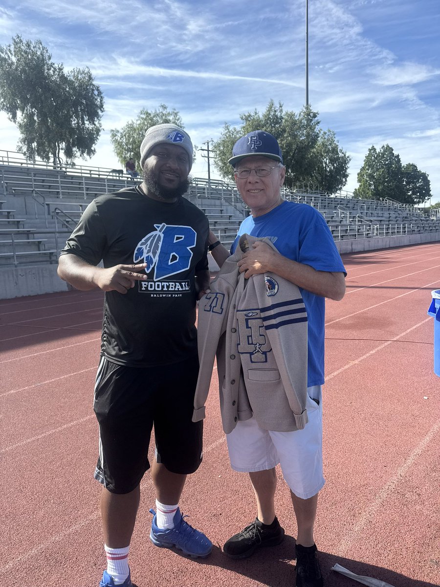 Thanksgiving Practice it’s a blessing. 

Class of ‘71 Came by to express how proud he is of the program. Brought his Letterman’s Jackets also 🔥

Go Braves 🏹

<a href="/SGVNSports/">Fred J. Robledo 👨🏻‍💻</a> <a href="/tspeterson40/">Tim Peterson</a> <a href="/coachmark_48/">Mark the Shark</a> <a href="/GabrielNDuarte_/">Gabriel Duarte</a>