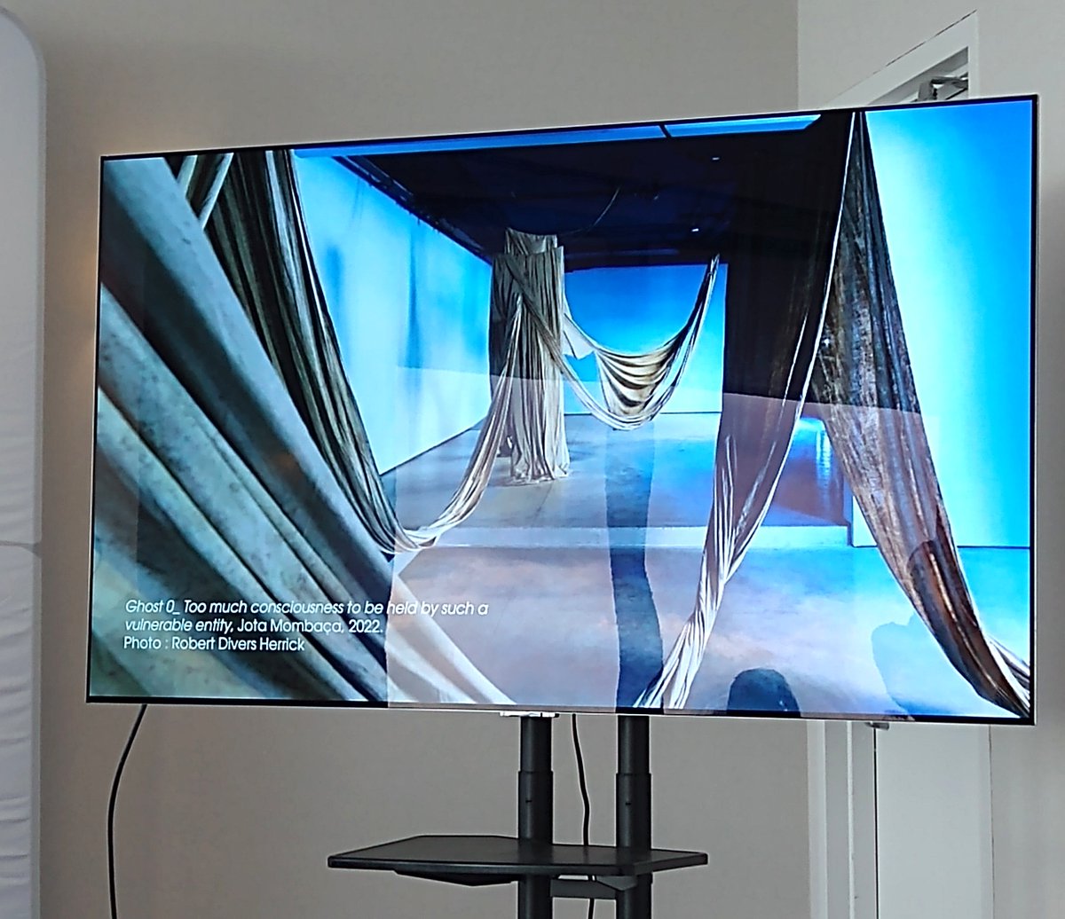 DLVisionMode's tweet image. Dévoilement ce matin au @HiltonHotels de la 12e de la @manifdart placée sous le thème de Briser la Glace, et ce, en présence du commissaire Didier Morelli. Biennale de Québec qui se déroulera du 28 février au 19 avril 2026 @commjulie #ManifdArt #Glace   
manifdart.org/biennale-quebe…