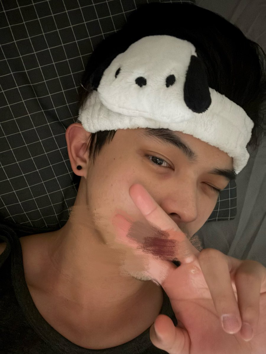 我常常會意淫我會是你的首選 但其實我只是根雞巴毛 掉了幾根也無所謂
#台北