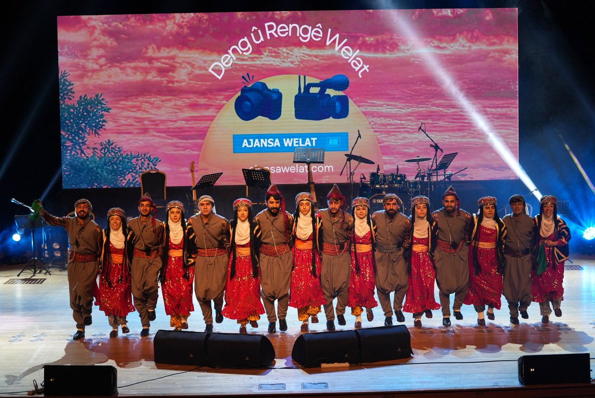 💬 Eşbaşkanımız Bucak: Özgür Basın Gerçeğin Peşinde

📌 Kürtçe yayın yapan Ajansa Welat (AW), birinci kuruluş yıl dönümü kapsamında Çand Amed Kültür ve Kongre Merkezi’nde bir program düzenledi. Etkinliğe Eşbaşkanlarımız Serra Bucak ve Doğan Hatun’un yanı sıra Meclis