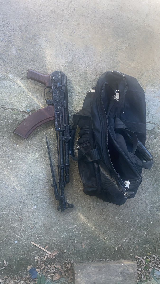 DIPAMPCOHN's tweet image. #Preliminar 

Con un AK-47, #DIPAMPCO captura a mujer miembro de la Mara MS-13 en Atlántida

#OperaciónEnDesarrollo