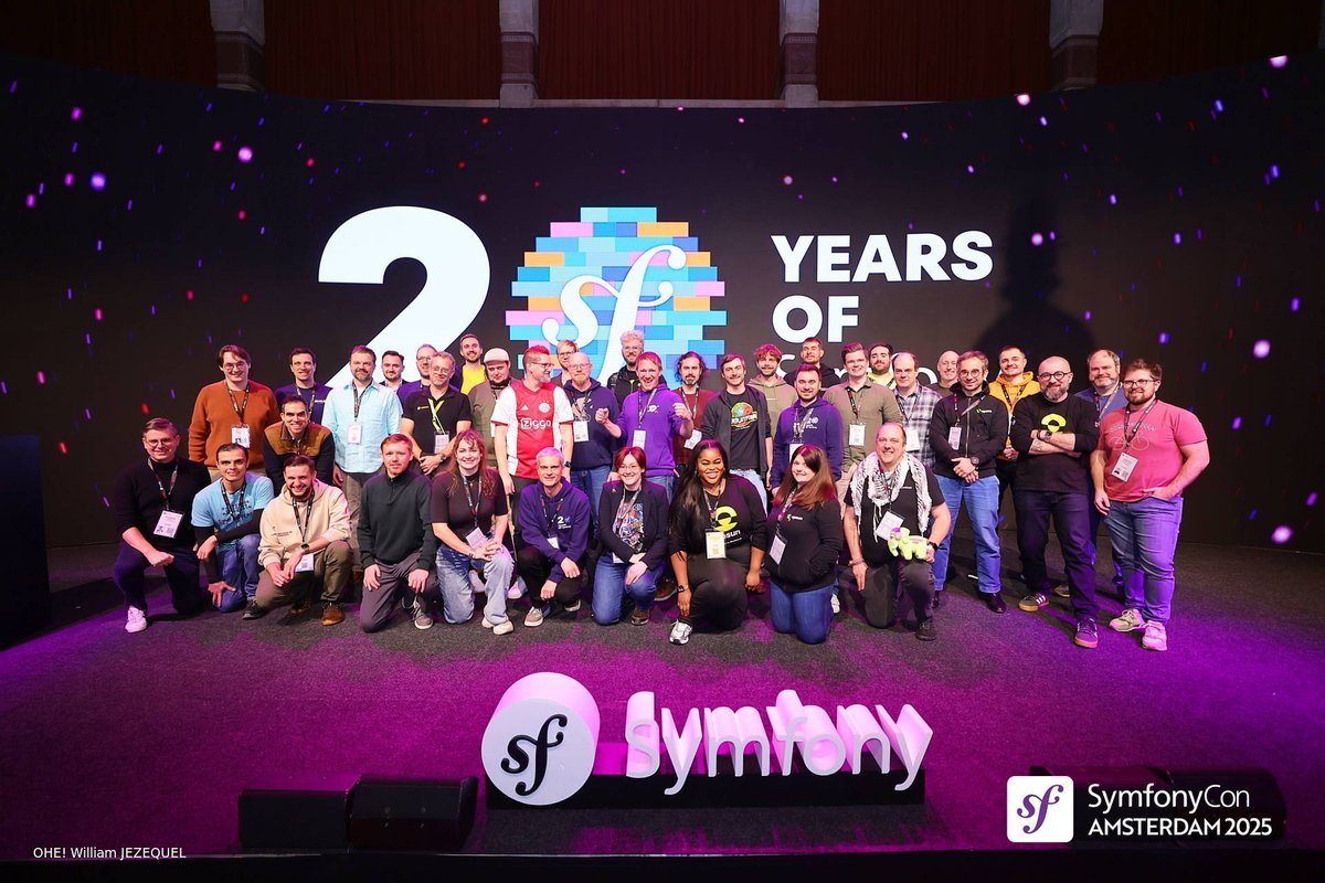 upsundotcom's tweet image. Day 1 at #SymfonyCon was pure energy ☁️💙 Thanks for joining our talks on AI-powered dev, ethical docs, analytics, integrations, and the stories behind the features. See you tomorrow for more! ✨