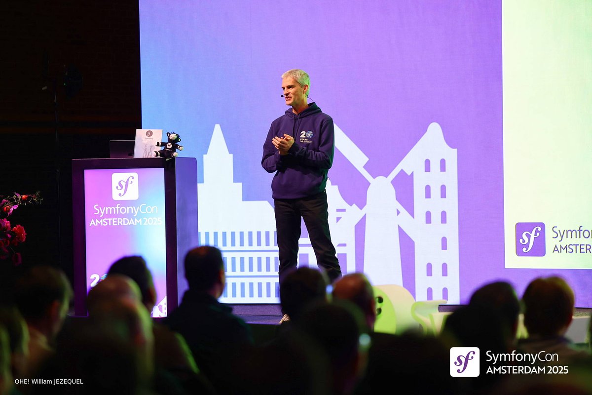 upsundotcom's tweet image. Day 1 at #SymfonyCon was pure energy ☁️💙 Thanks for joining our talks on AI-powered dev, ethical docs, analytics, integrations, and the stories behind the features. See you tomorrow for more! ✨