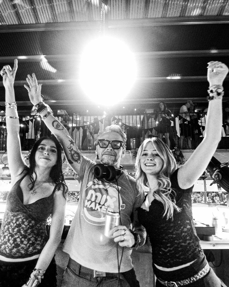 alexjameshq's tweet image. Here&apos;s to Simon Pegg - A Cheese Hub and @thebigfeastival Favourite.