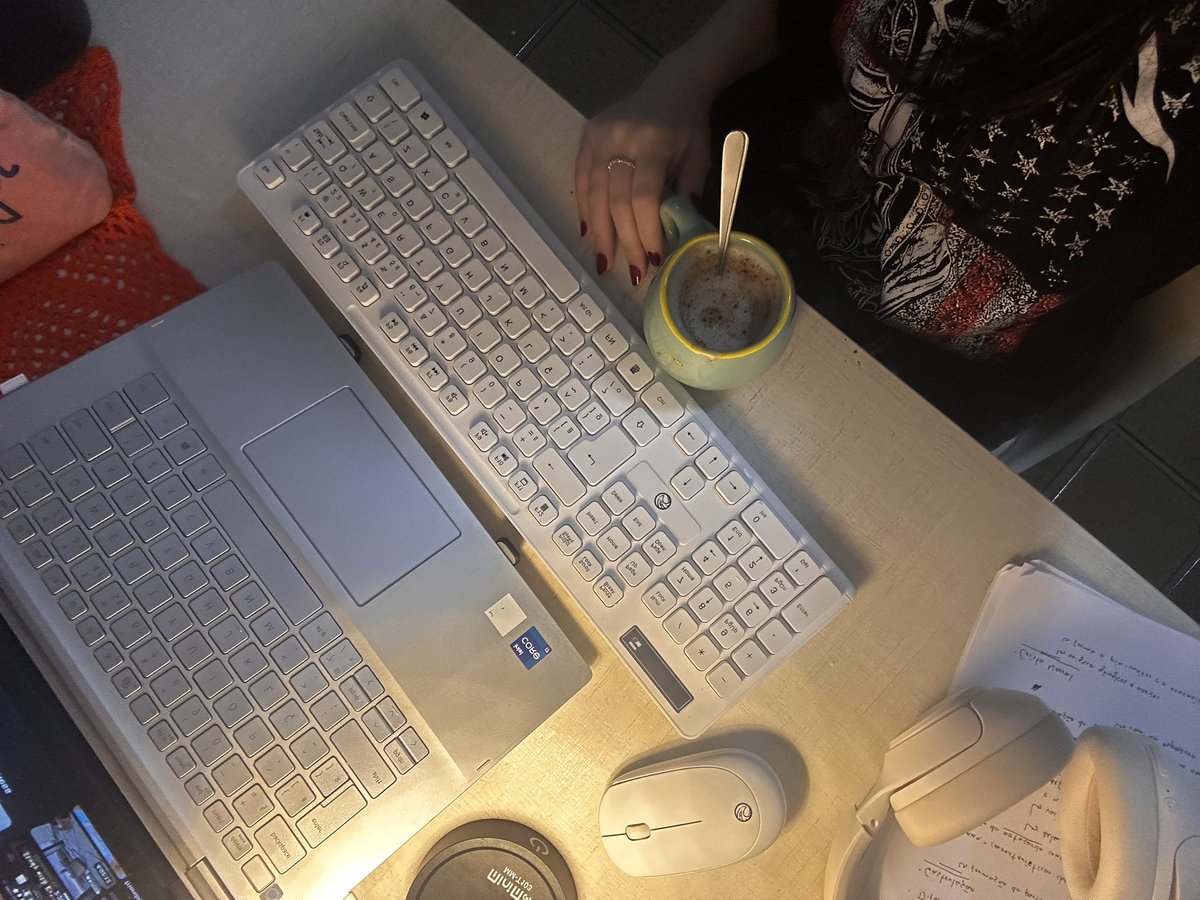 mitsubasis's tweet image. last exam day yall wish me luck!!! #studytwt #collegetwt #studywithme