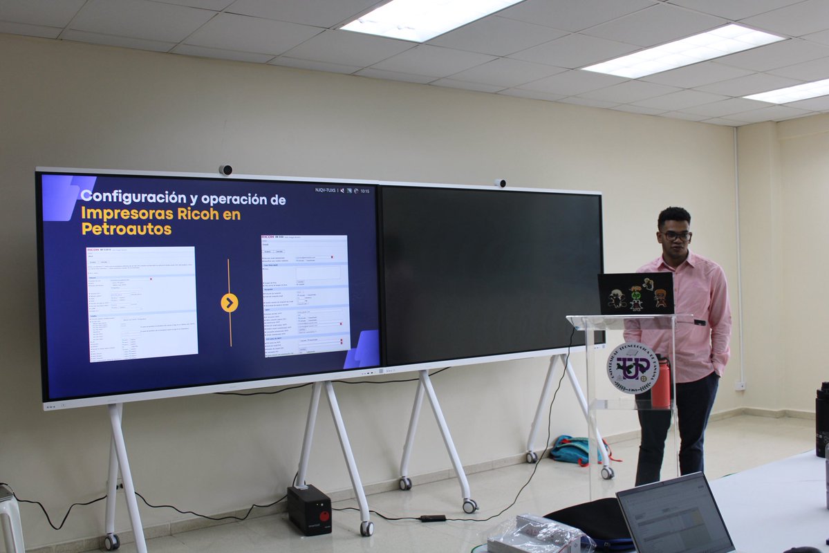 utpfisc's tweet image. El 26 de noviembre, Epedrín Flores, estudiantes de la FISC, presento su Trabajo de Graduación (Práctica Profesional) proyecto, titulado “Apoyo en la migración de la infraestructura de Red y Sistemas de una de las sucursales de Petroautos, S. A.”