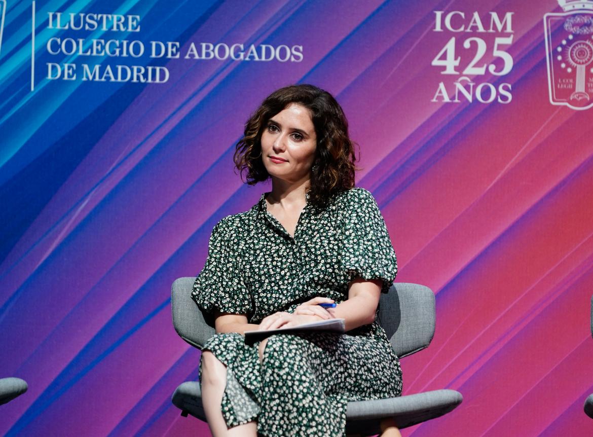 Ayuso acaba de convertir al Colegio de Abogados de Madrid en el primer centro universitario privado impulsado por un colegio profesional. Tendrán negocio universitario e impartirán grado de Derecho y varios másteres. Lo firmó 6 días antes de la condena al Fiscal General. Tremendo