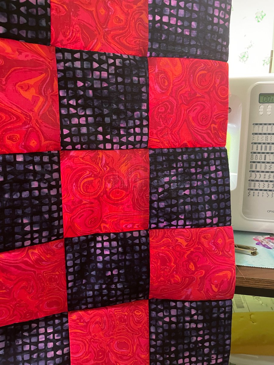 CreatureHabs's tweet image. Honestly happy I swapped Stone’s fabric to this one. The swirls of color persisting in solid shapes is So him. Plays off really well with Robotnik’s full uninhibited swirls