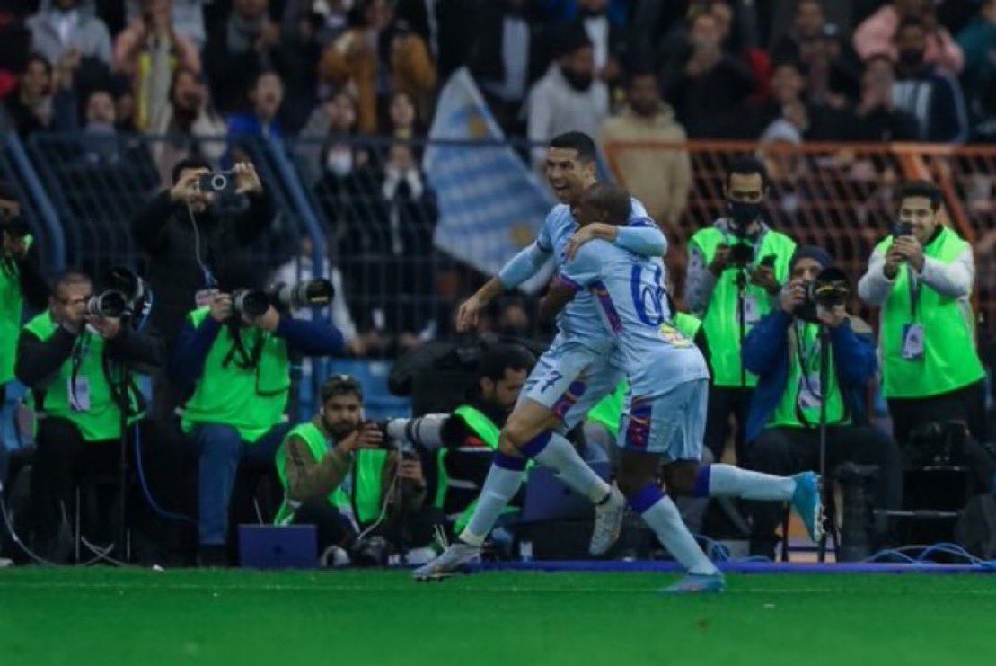 AlhazzaMutab's tweet image. نادي #النصر هو الأقل دعمًا هذا الموسم،وهذا يجعل من الطبيعي ومن المستحق أن يتم دعمه في الفترة الشتوية لتعزيز صفوفه.

ومع أن عودة سعود عبدالحميد للدوري السعودي تبدو صعبة جدًا، إلا أن النصر هو الأحق بالتعاقد معه لو عاد .!