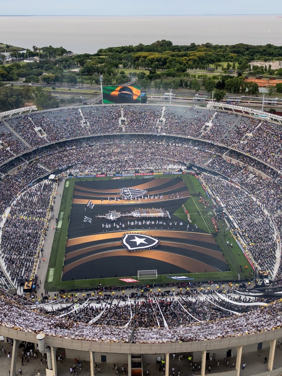 Noite de Copa tweet media