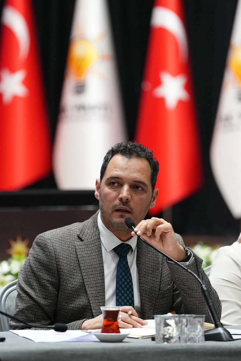 Sosyal Politikalar Birimi olarak ilçe başkanları toplantımızı gerçekleştirdik.

Toplantımızda, İstanbul genelinde yürütülen sosyal politika çalışmalarının son durumu, ilçelerimizde devam eden faaliyetler ve önümüzdeki döneme yönelik planlamalar kapsamlı şekilde ele alındı.