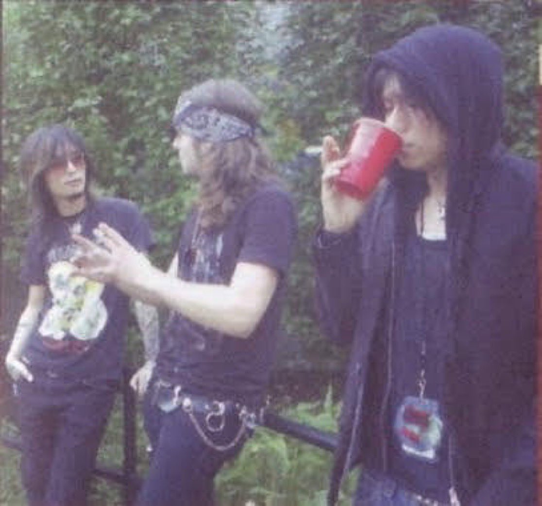 sandal 🍎🦫 (@cleversleazoidd) on Twitter photo 