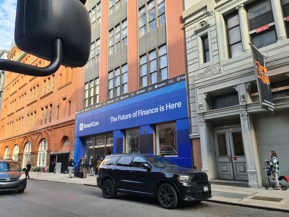 Eman_Herawy's tweet image. November Recap 🧵
November was one of the most intense &amp;amp; exciting months of my year, full of travel, events, learning, building, friends, hacking, &amp;amp; big wins.
Started the month flying from Egypt to NYC on Nov 3rd. Next day, attended #SmartCon to learn more about @Chainlink #CRE.