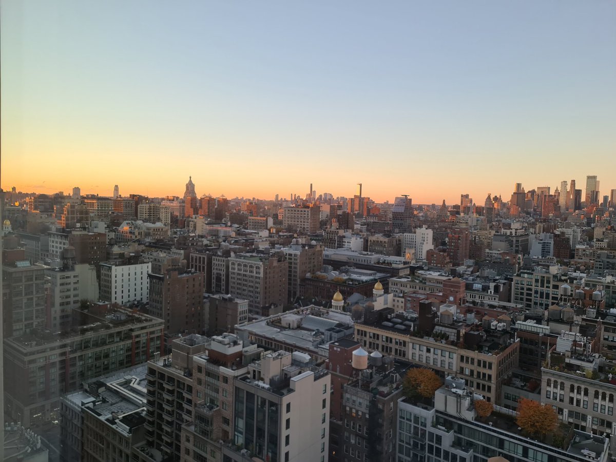 Eman_Herawy's tweet image. November Recap 🧵
November was one of the most intense &amp;amp; exciting months of my year, full of travel, events, learning, building, friends, hacking, &amp;amp; big wins.
Started the month flying from Egypt to NYC on Nov 3rd. Next day, attended #SmartCon to learn more about @Chainlink #CRE.