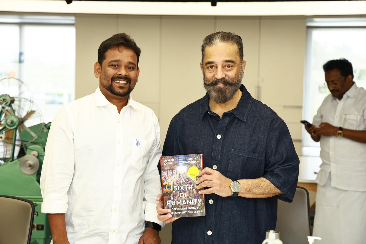 KHWelfareNA's tweet photo. Our @KHWelfareNA secretary Mr. @DhayaTwitz had the opportunity to spend time with @ikamalhaasan sir for close to 2 hours yesterday. 

During this meeting, Mr. Dhaya apprised #KamalHaasan sir about our future #நம்மவர்படிப்பகம் plans. https://t.co/Vfm4zgZ2Ob