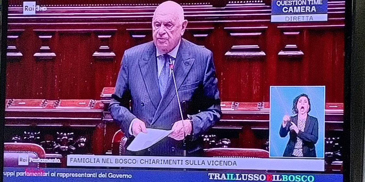 LeoBanchi's tweet image. Levategli il fiasco per favore.
#blob
#blobrai3