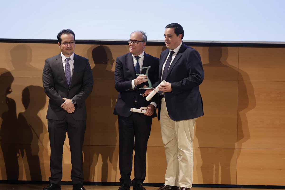 ♻️ 🎖️Dentro de la categoría de Innovación, el premio es para el Sistema Automático de Información Marítima(SAIM), desarrollado por Matinsa y Cetec que reconoce un avance de alcance internacional en la monitorización ambiental del #MarMenor 

#PremiosObraCivilRM2025