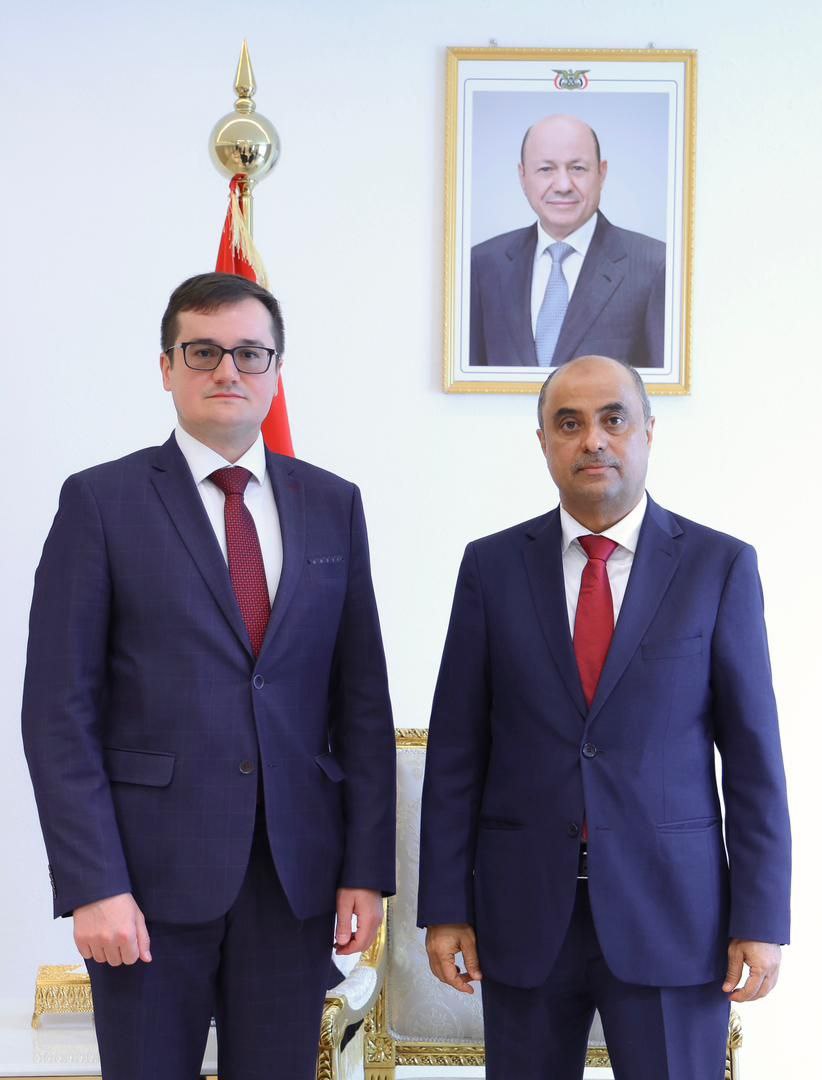 RussianEmbYemen's tweet image. 27 نوفمبر 2025 في قصر المعاشيق في عدن استقبل رئيس مجلس الوزراء، وزير المالية للجمهورية اليمنية الأستاذ سالم صالح بن بريك سفير روسيا الاتحادية لدى الجمهورية اليمنية د.يفغيني كودروف.

وناقش الطرفان اجندة التعاون الثنائي في عدد من القطاعات بما في ذلك الطاقة والزراعة والثروة السمكية،…