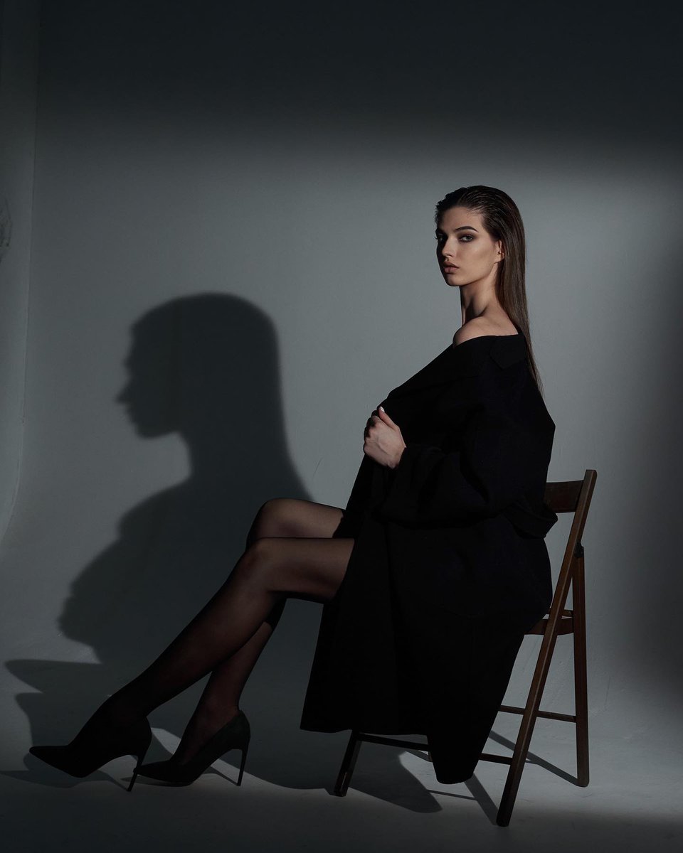 K96Tim's tweet image. Housework, busyness, quiet lighting. Thanksgiving as an adult is about getting things organized and finding peace of mind. #HappyThanksgiving2025