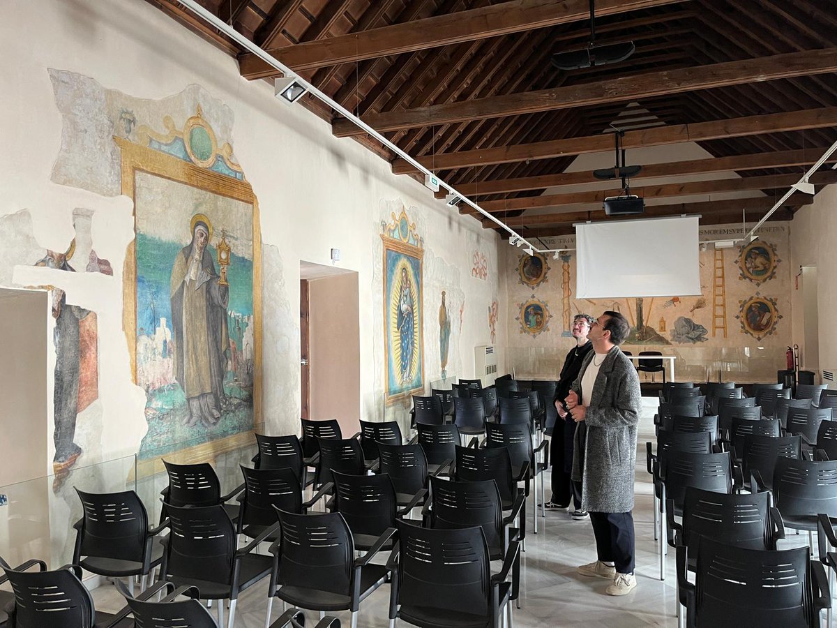 ICCMU's tweet image. Nuestro coordinador científico, Lluís Bertran, y el editor de las obras del programa, #AntonioSoriano (junto con Águeda Pedrero de @UVa_es) están ya en Sevilla para asistir al concierto «Ecce Mulier: la música en el convento de Santa Clara» 🤲🤲
Proyecto @ICCMU