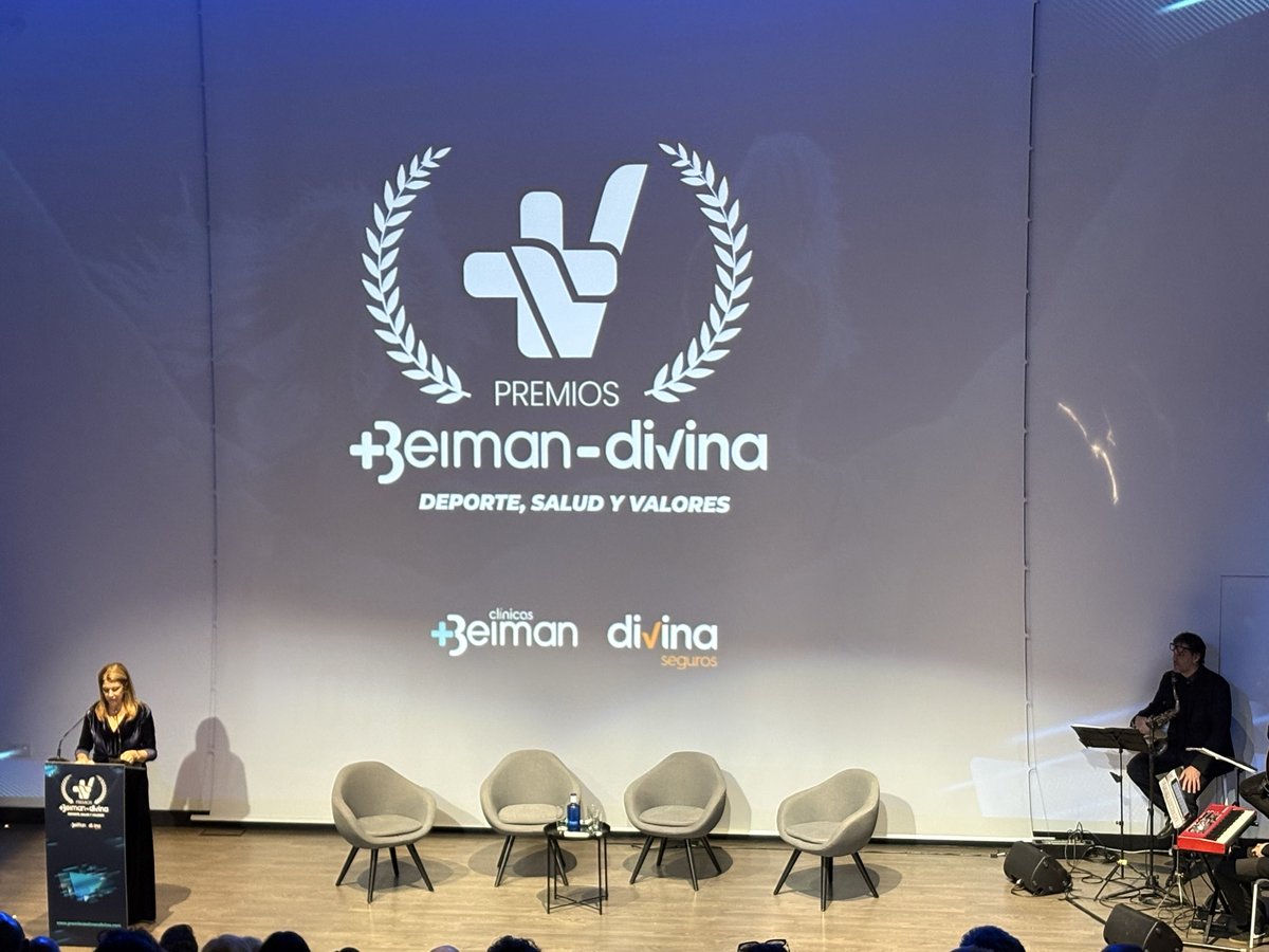 Soco30011974's tweet photo. Con mucho orgullo en Sevilla representando a la @FAndaluzaBM y a mi presidente @Sebastian090578 en la gala de premios de uno de nuestros patrocinadores @GrupoBeiman https://t.co/g25smBXjuX