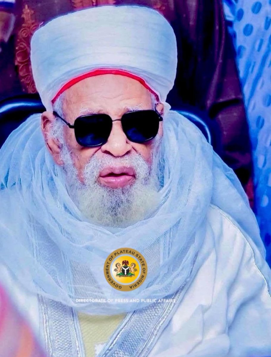 chee_danso's tweet photo. Maulana Sheikh Dahiru Usman Bauchi.🤍🕊️🙏🏼 May Allahu ta’ala grant him and all departed souls, jannahtul firdaws 🙏🏼 https://t.co/CQcZmxCCOx