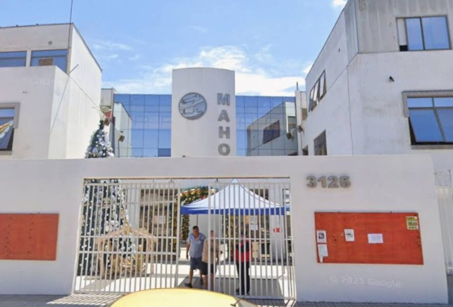 🚨🔴 Carabineros detuvo al alcalde de #AltoHospicio, Patricio Ferreira, debido a la denuncia de una mujer por el delito de violación al interior de la municipalidad. Según información preliminar, el edil presta declaraciones en la 3° Comisaría de la comuna. #Iquique <a href="/TuverdadFM/">Tu Verdad FM</a>