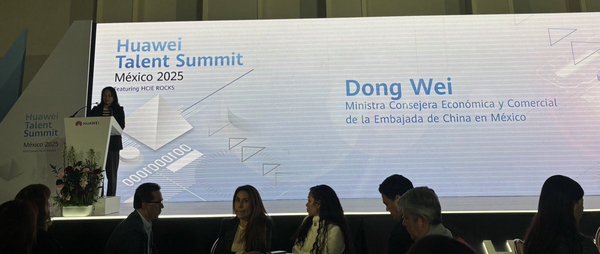 Contamos con la valiosa participación de Dong Wei, ministra consejera económica y comercial de la Embajada de China en México, quien subrayó que empresas chinas representadas por Huawei deben seguir desempeñando un rol de puente, generando más oportunidades para las nuevas