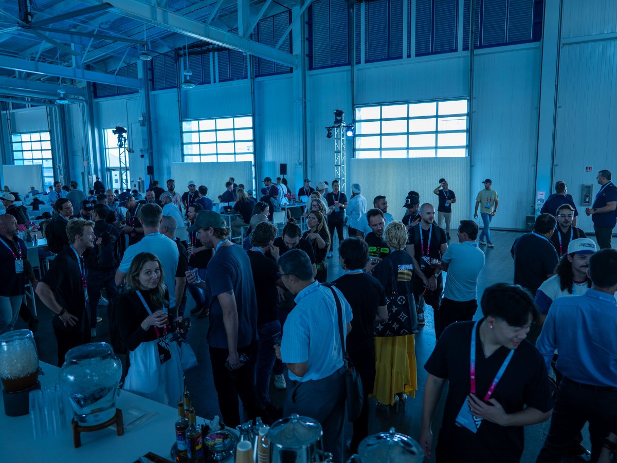 Thankful for the Commerce Roundtable community 🧡

Thanks to every attendee, speaker, sponsor, and operator who makes it all happen!