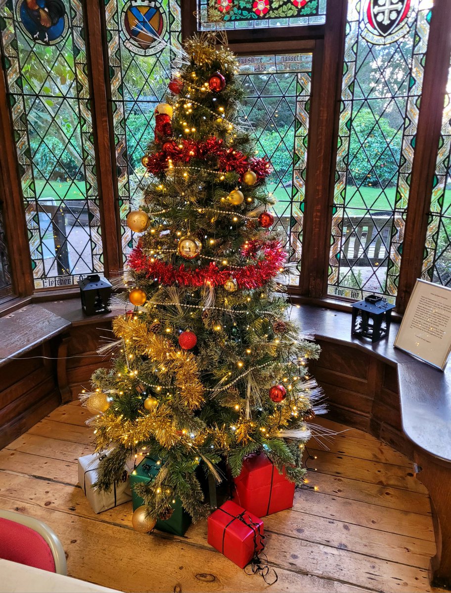 LillianKLogan1's tweet image. Beautiful Christmas Tree in The Old Parsonage, Didsbury, Manchester.
#Christmas #ChristmasTree #Parsonage #Didsbury #Manchester