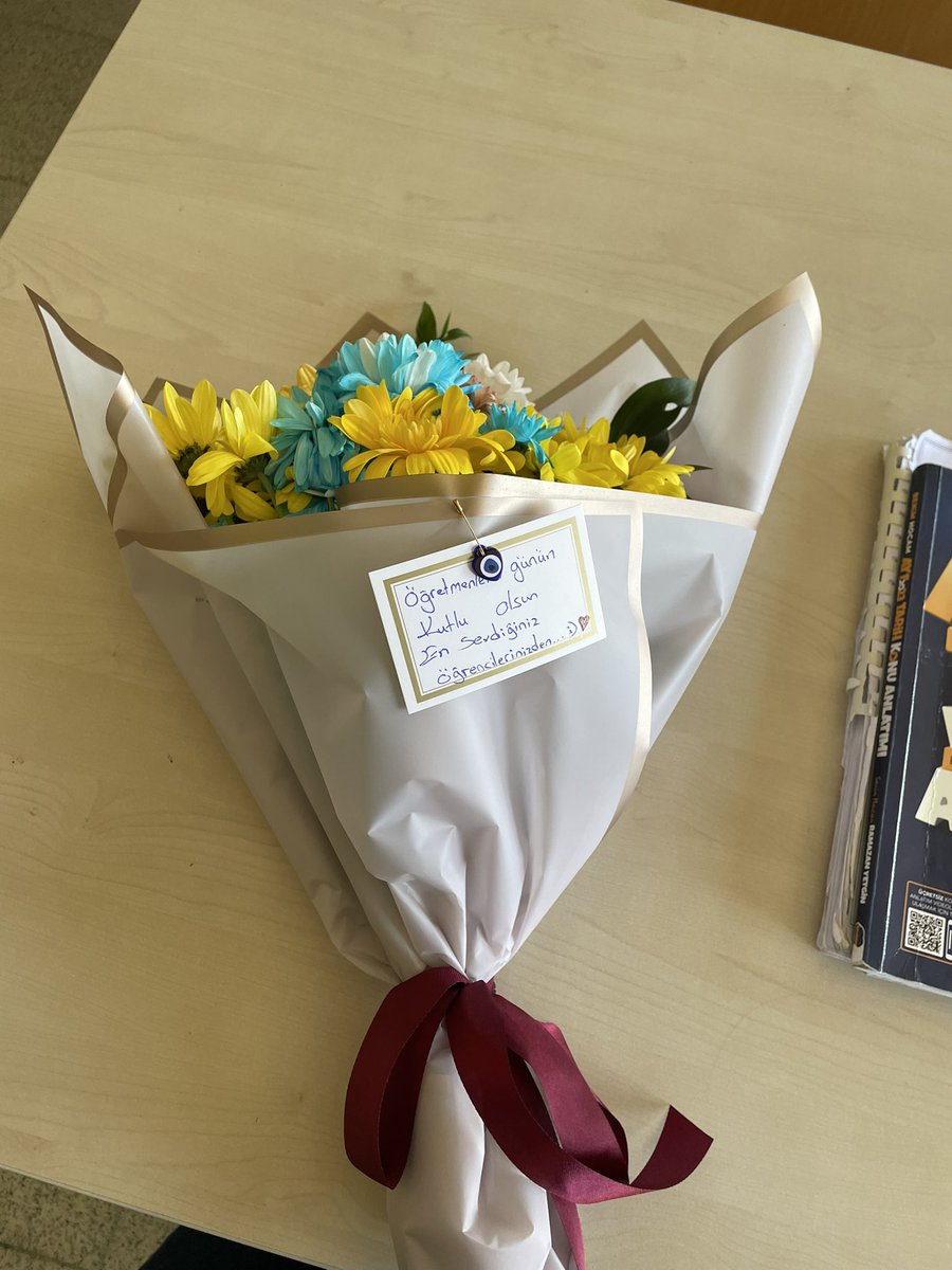 Ne ilk Kasım, Ne ilk kasımpatı.
teşekkür ediyorum canım öğrencilerime benim ilk kasımpatımm #kasım